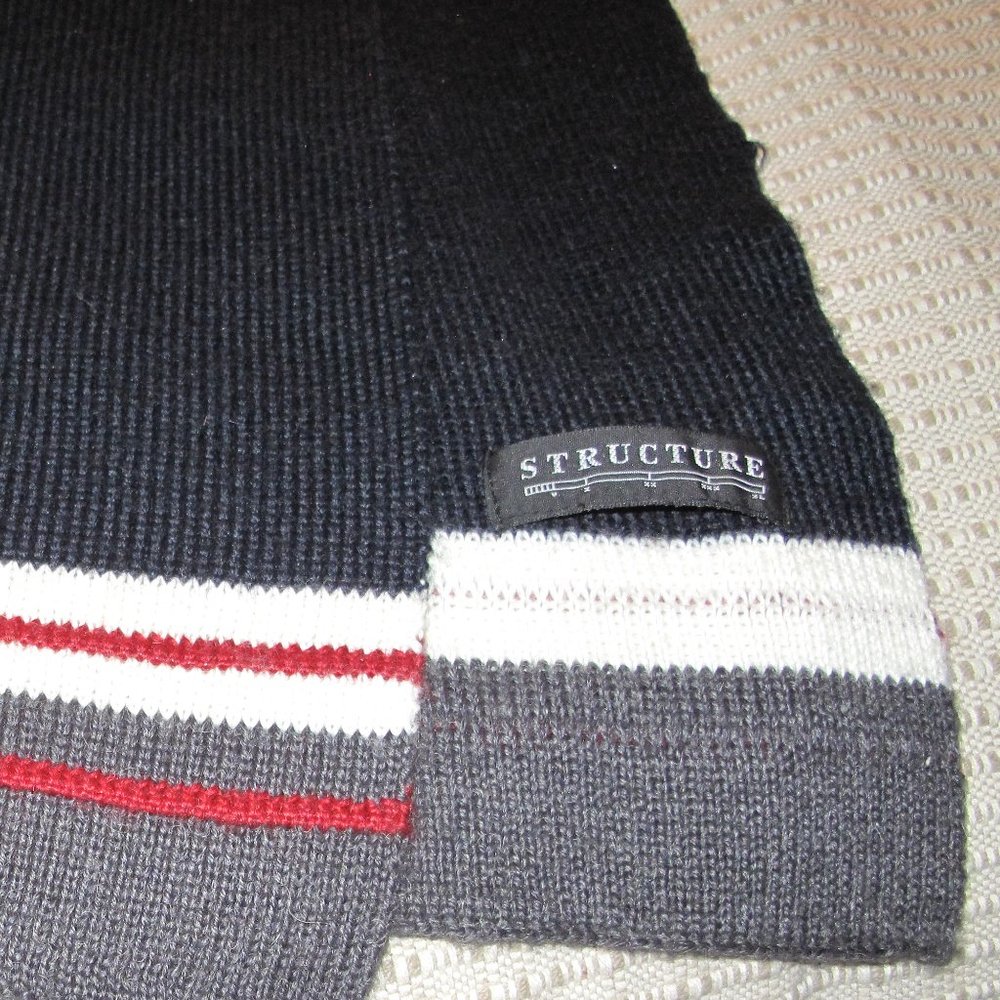 Structure knitted men's scarf